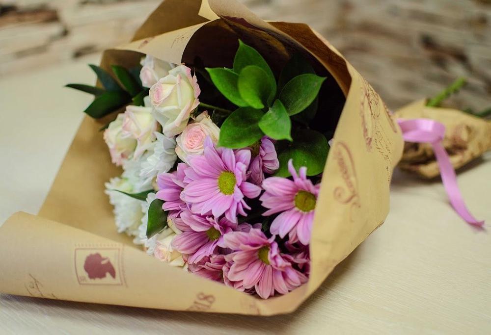 Букет цветов из: Розы и Хризантемы в Ленске