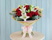 Букет цветов из:  Лилии и Розы #REPLACE_PRED# Ленске