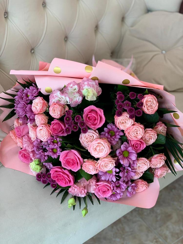 Букет цветов из: Хризантемы, Розы и Лизиантусы в Ленске