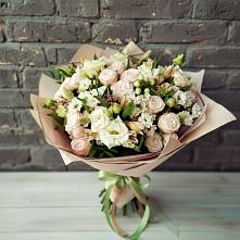 Букет цветов из:  Альстромерии, Розы и Хризантемы в Ленске