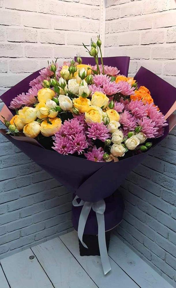 Букет цветов из: Хризантемы и Розы в Ленске