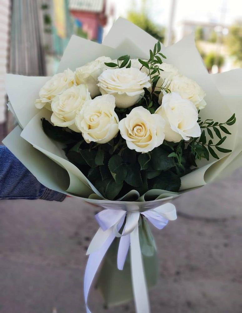 Букет Белые розы Проуд в Ленске