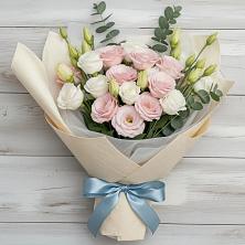 Букет цветов из:  Лизиантусы в Ленске