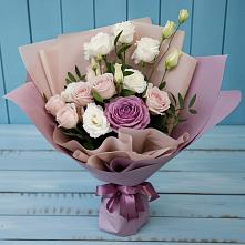 Букет цветов из:  Розы и Лизиантусы в Ленске