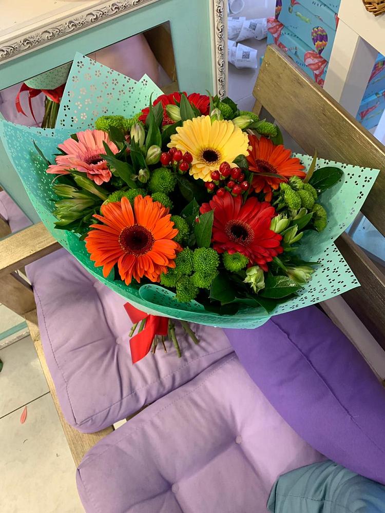 Букет цветов из: Герберы, Хризантемы и Альстромерии в Ленске