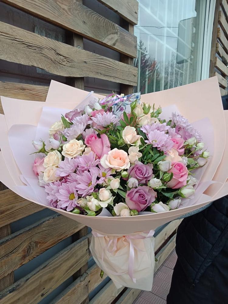 Букет цветов из: Розы и Хризантемы в Ленске