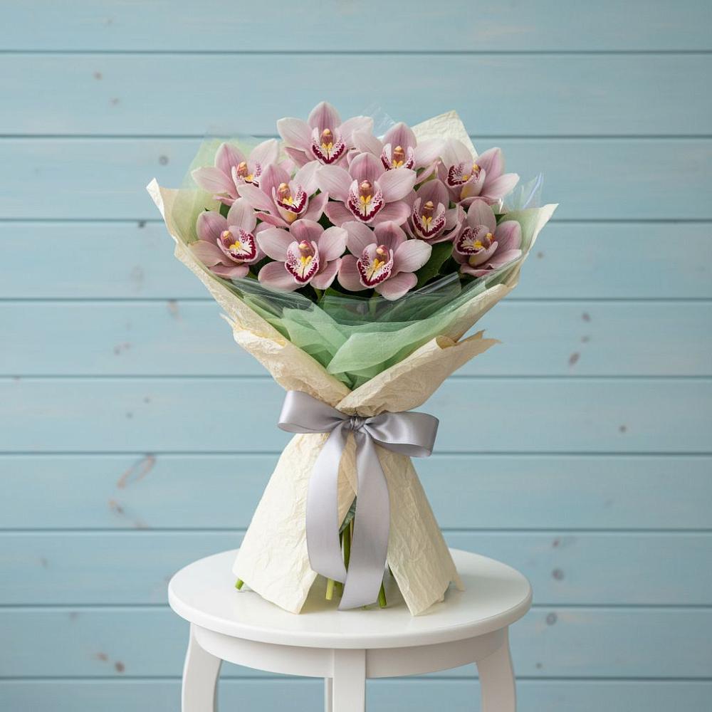 Букет цветов из: Орхидеи и Розы в Ленске