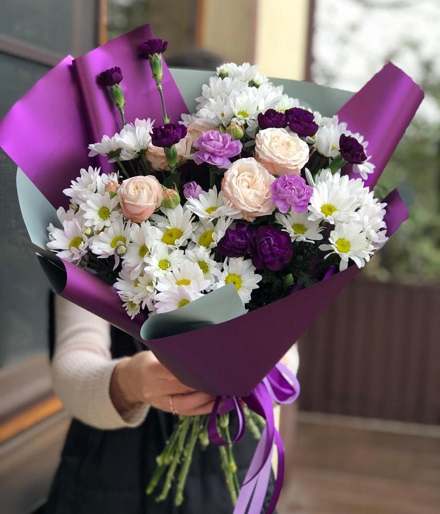 Букет цветов из: Хризантемы, Гвоздики и Розы в Ленске