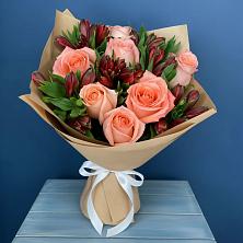 Букет цветов из:  Розы и Альстромерии в Ленске