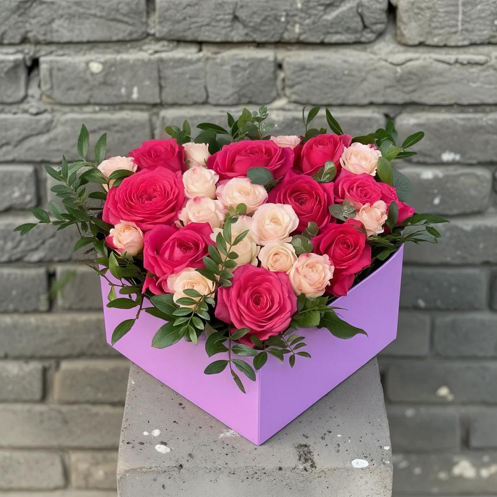 Цветочная композиция из Розы в коробке в Ленске