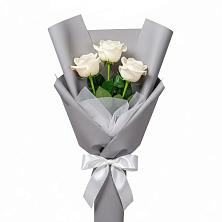 Букет 3 белые розы в Ленске