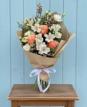 Букет цветов из:  Альстромерии, Лизиантусы, Розы и Хризантемы #REPLACE_PRED# Ленске