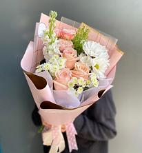 Букет цветов из:  Хризантемы и Розы в Ленске