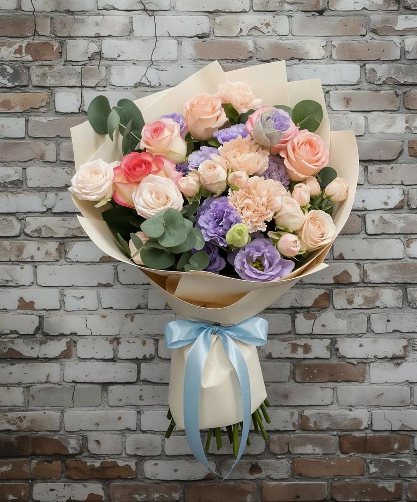 Букет цветов из: Розы, Лизиантусы и Гвоздики в Ленске