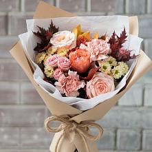 Букет цветов из:  Гвоздики, Хризантемы и Розы в Ленске