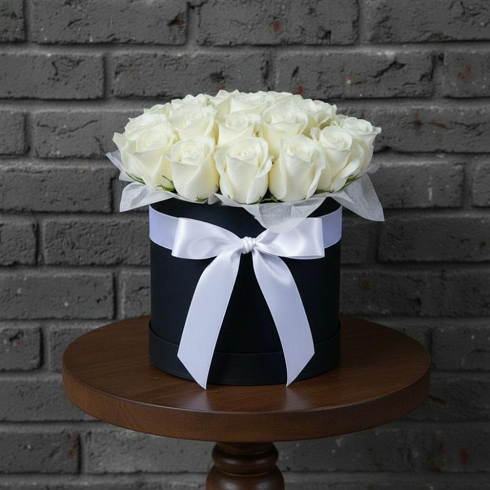 Цветочная композиция из Розы в шляпной коробке в Ленске