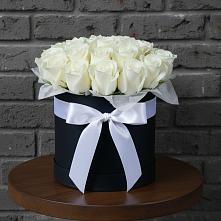 Цветочная композиция из Розы в шляпной коробке в Ленске